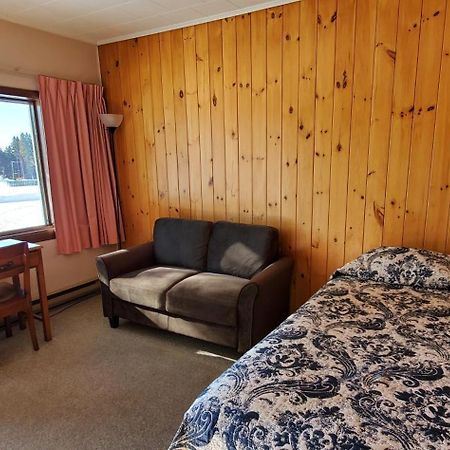 Motel Le Fleuron Saint-Donat-de-Montcalm Esterno foto
