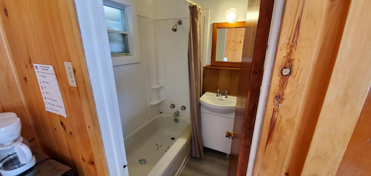 Motel Le Fleuron Saint-Donat-de-Montcalm Esterno foto