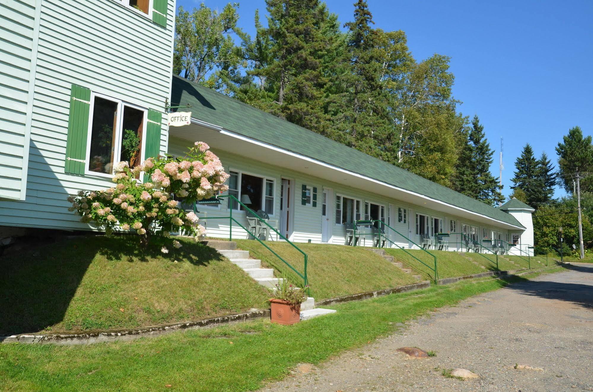 Motel Le Fleuron Saint-Donat-de-Montcalm Esterno foto